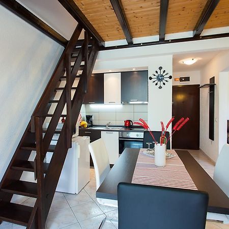 פורץ Apartment Cervar חדר תמונה
