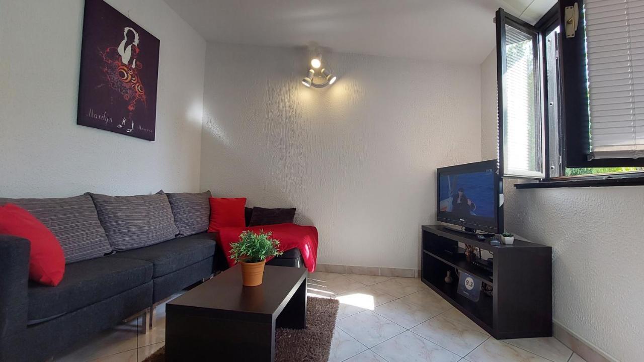 פורץ Apartment Cervar מראה חיצוני תמונה