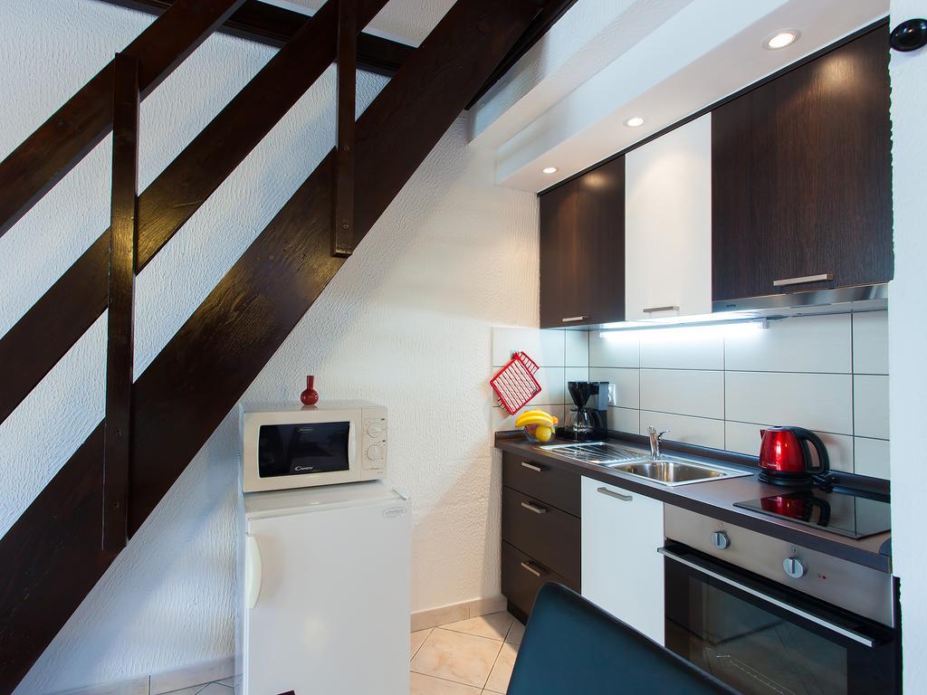 פורץ Apartment Cervar חדר תמונה